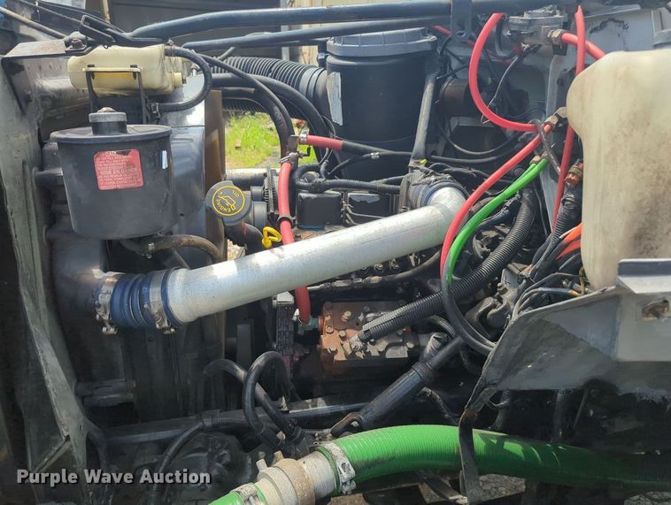 image for item MY9501 1998 Ford F800  water truck