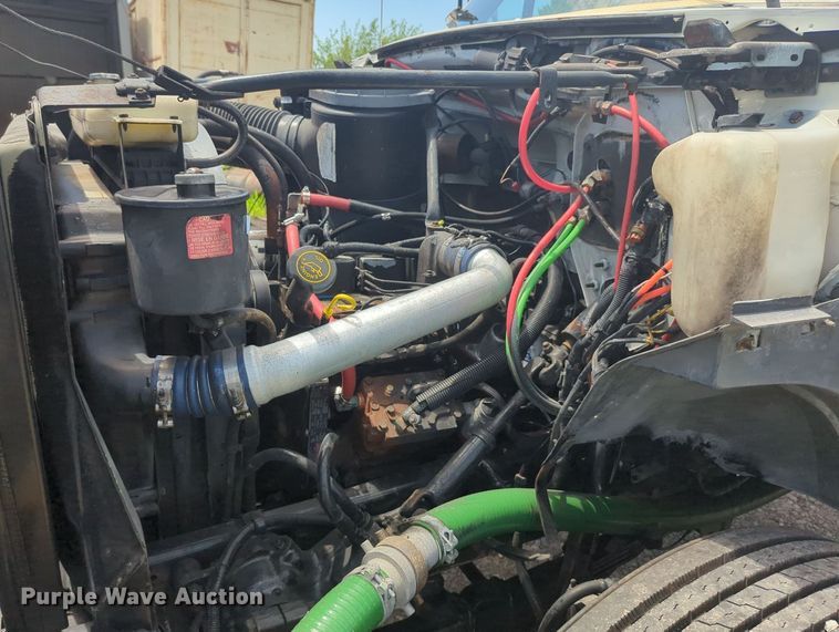 image for item MY9501 1998 Ford F800  water truck