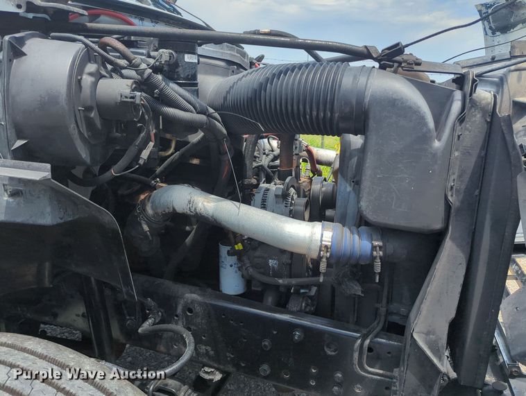 image for item MY9501 1998 Ford F800  water truck