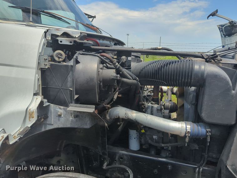 image for item MY9501 1998 Ford F800  water truck