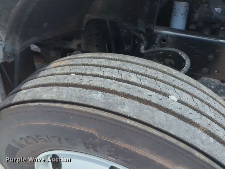 image for item MY9501 1998 Ford F800  water truck