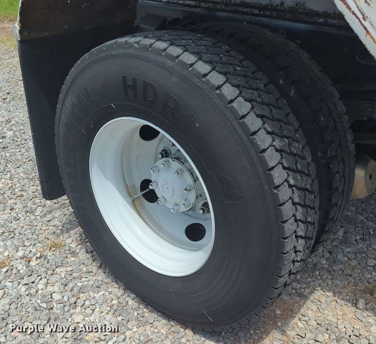 image for item MY9501 1998 Ford F800  water truck