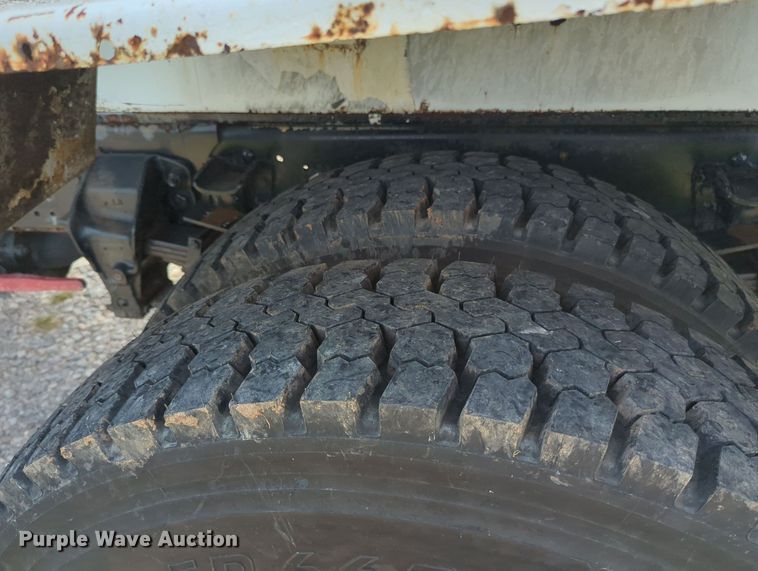 image for item MY9501 1998 Ford F800  water truck