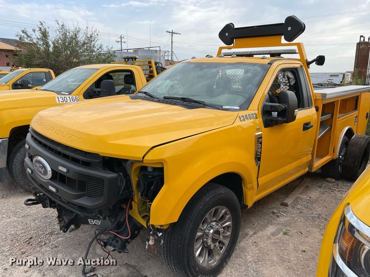 image for item MY9504 2020 Ford  F350 Super Duty  utility bed pickup truck