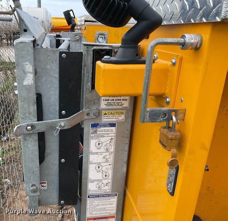 image for item MY9504 2020 Ford  F350 Super Duty  utility bed pickup truck