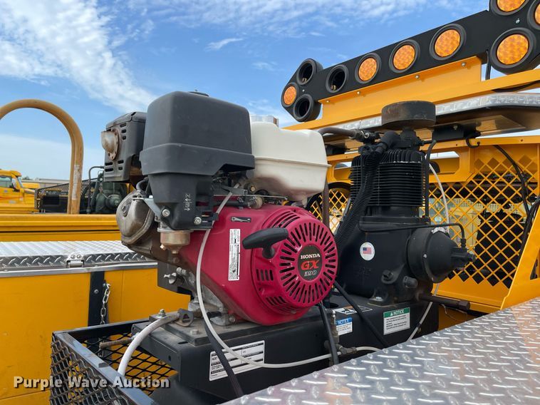 image for item MY9504 2020 Ford  F350 Super Duty  utility bed pickup truck