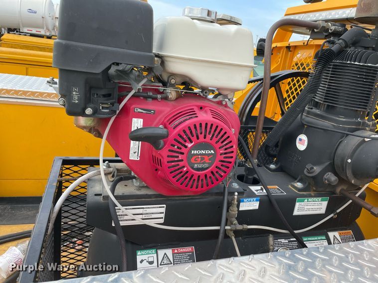 image for item MY9504 2020 Ford  F350 Super Duty  utility bed pickup truck