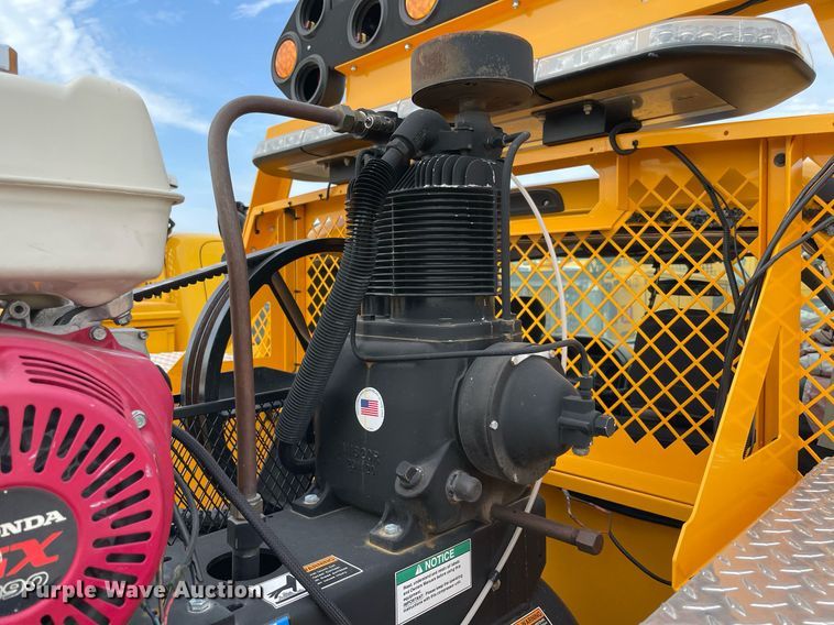 image for item MY9504 2020 Ford  F350 Super Duty  utility bed pickup truck