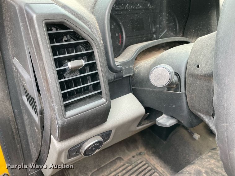 image for item MY9504 2020 Ford  F350 Super Duty  utility bed pickup truck