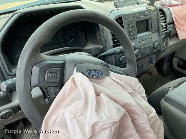 image for item MY9504 2020 Ford  F350 Super Duty  utility bed pickup truck