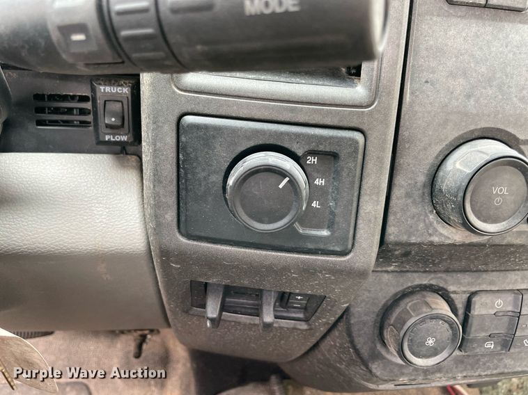 image for item MY9504 2020 Ford  F350 Super Duty  utility bed pickup truck