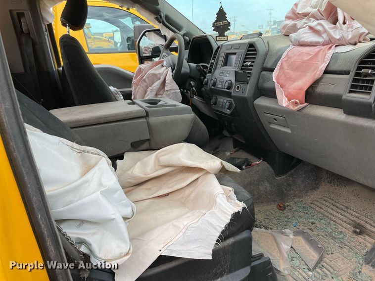 image for item MY9504 2020 Ford  F350 Super Duty  utility bed pickup truck