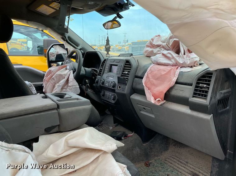 image for item MY9504 2020 Ford  F350 Super Duty  utility bed pickup truck