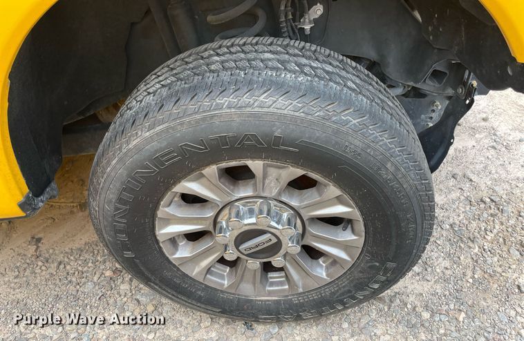 image for item MY9504 2020 Ford  F350 Super Duty  utility bed pickup truck