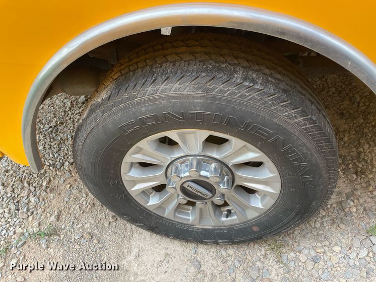 image for item MY9504 2020 Ford  F350 Super Duty  utility bed pickup truck