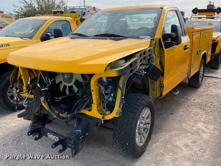 image for item MY9505 2019  Ford F350 Super Duty XL  utility bed pickup truck