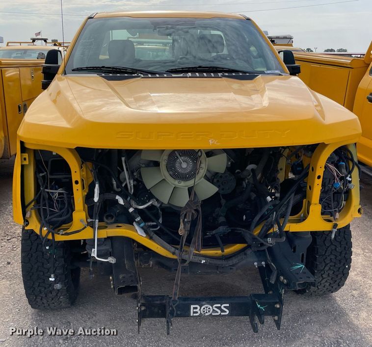 image for item MY9505 2019  Ford F350 Super Duty XL  utility bed pickup truck