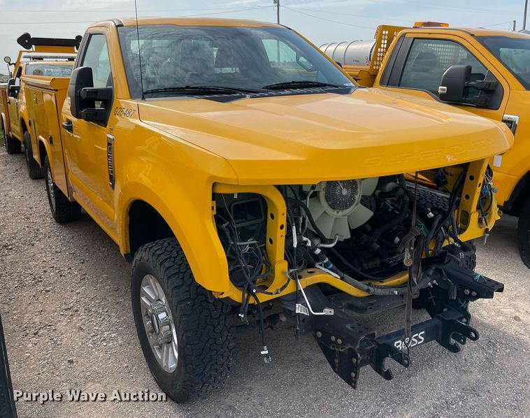 image for item MY9505 2019  Ford F350 Super Duty XL  utility bed pickup truck