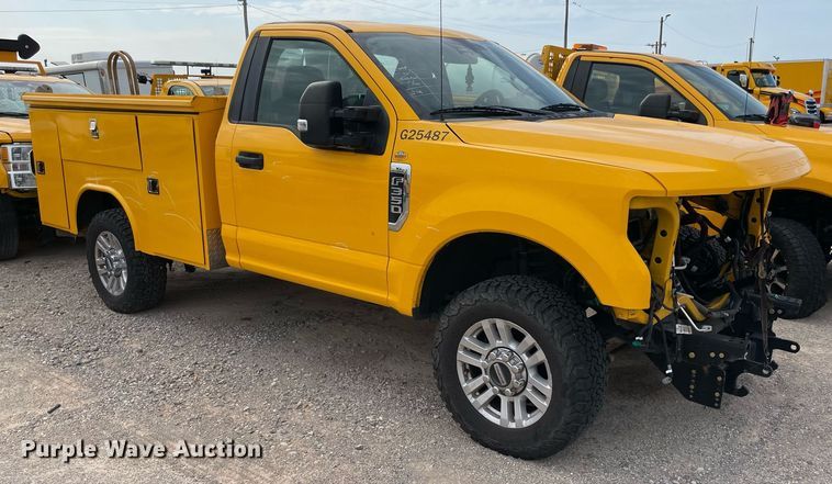 image for item MY9505 2019  Ford F350 Super Duty XL  utility bed pickup truck