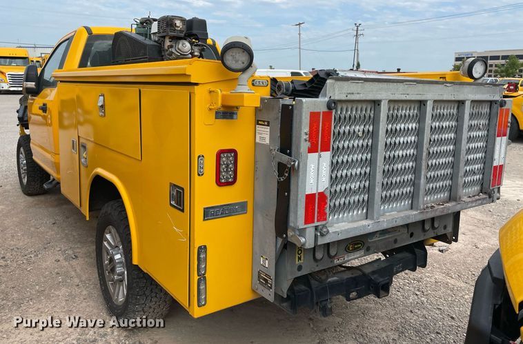 image for item MY9505 2019  Ford F350 Super Duty XL  utility bed pickup truck