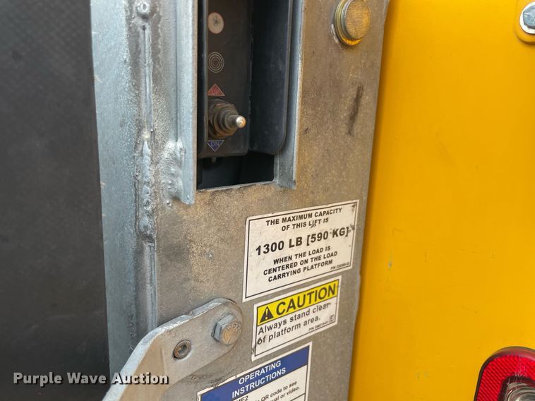 image for item MY9505 2019  Ford F350 Super Duty XL  utility bed pickup truck