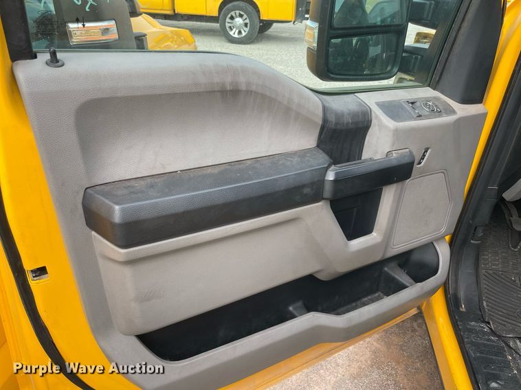 image for item MY9505 2019  Ford F350 Super Duty XL  utility bed pickup truck