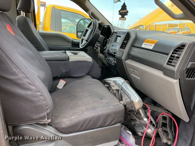 image for item MY9505 2019  Ford F350 Super Duty XL  utility bed pickup truck