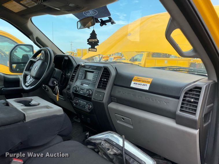 image for item MY9505 2019  Ford F350 Super Duty XL  utility bed pickup truck