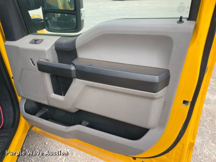 image for item MY9505 2019  Ford F350 Super Duty XL  utility bed pickup truck