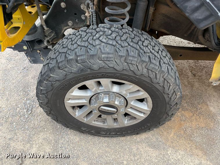 image for item MY9505 2019  Ford F350 Super Duty XL  utility bed pickup truck