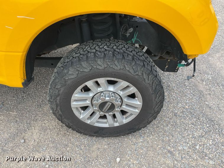 image for item MY9505 2019  Ford F350 Super Duty XL  utility bed pickup truck