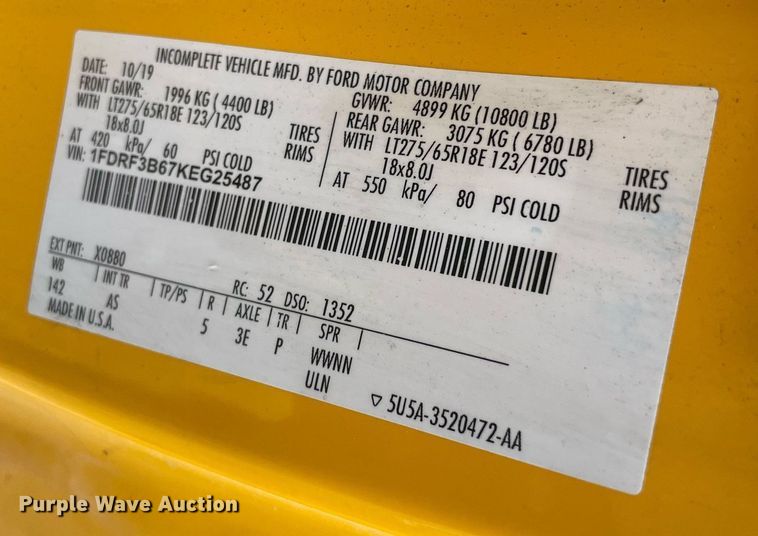 image for item MY9505 2019  Ford F350 Super Duty XL  utility bed pickup truck