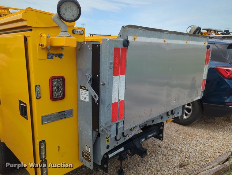 image for item MY9516 2019  Ford F350 Super Duty XL  utility bed pickup truck