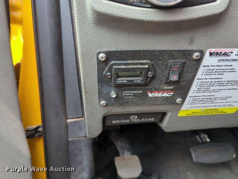 image for item MY9516 2019  Ford F350 Super Duty XL  utility bed pickup truck