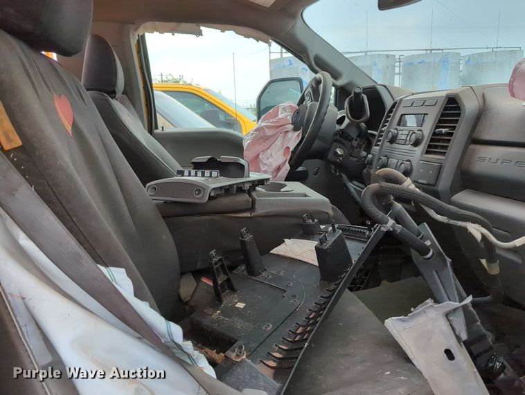 image for item MY9516 2019  Ford F350 Super Duty XL  utility bed pickup truck