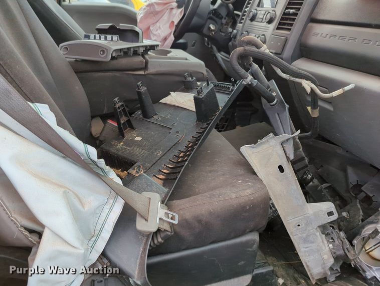 image for item MY9516 2019  Ford F350 Super Duty XL  utility bed pickup truck