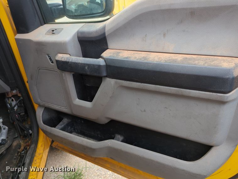 image for item MY9516 2019  Ford F350 Super Duty XL  utility bed pickup truck