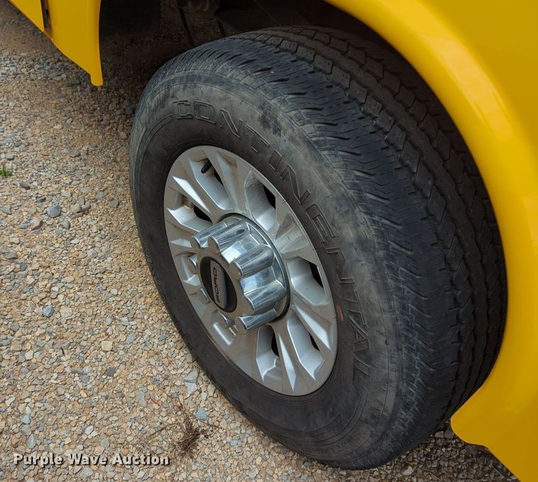 image for item MY9516 2019  Ford F350 Super Duty XL  utility bed pickup truck