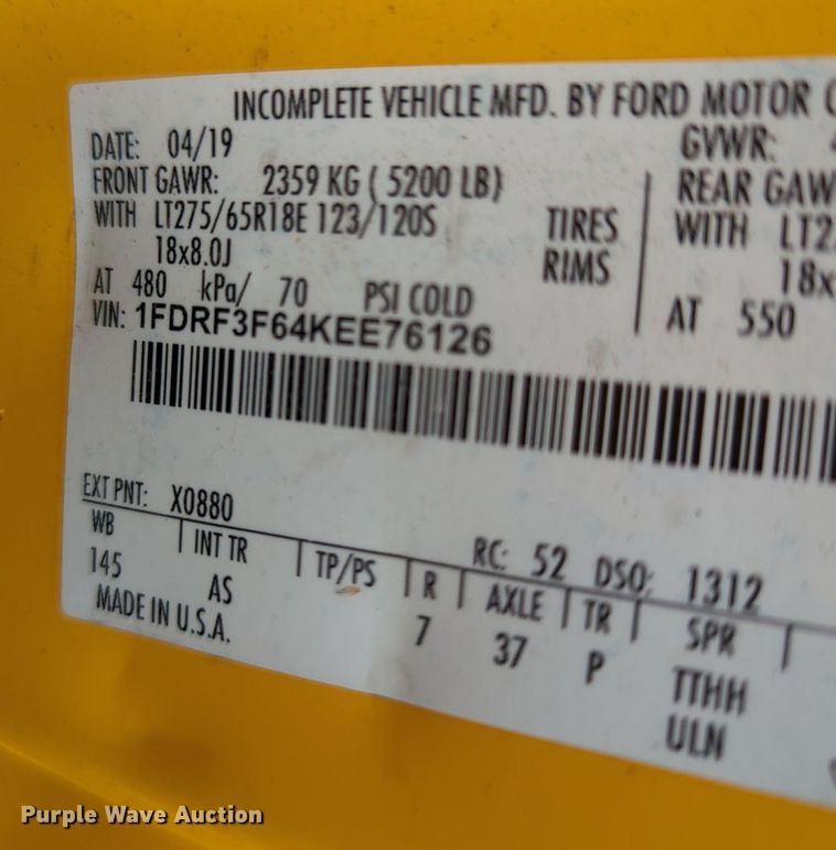 image for item MY9516 2019  Ford F350 Super Duty XL  utility bed pickup truck