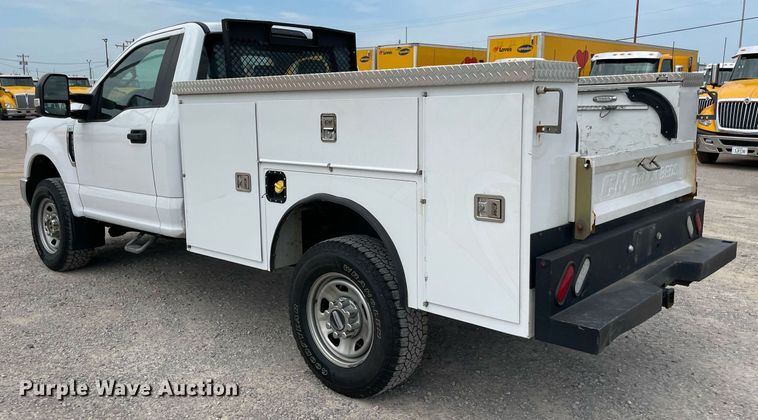 image for item MY9519 2017  Ford F350 Super Duty XL  utility bed pickup truck