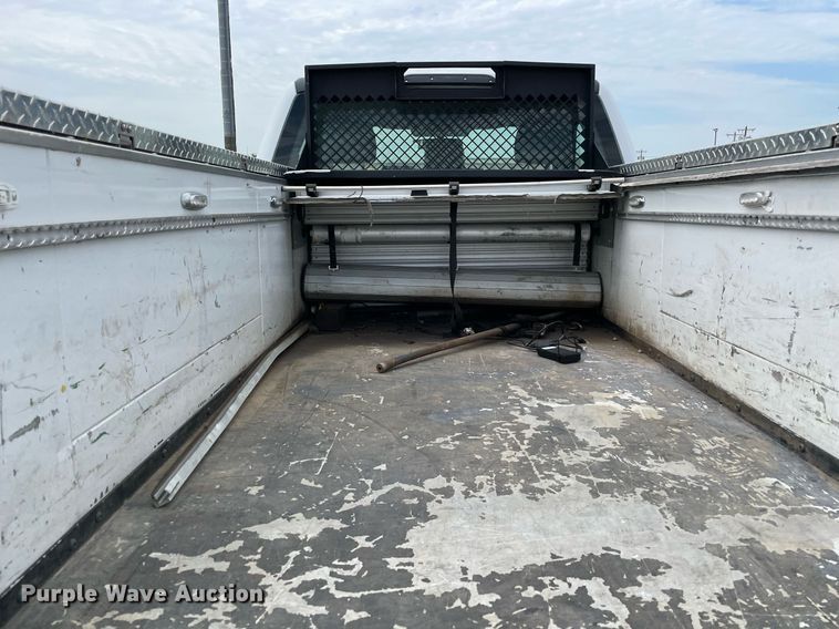 image for item MY9519 2017  Ford F350 Super Duty XL  utility bed pickup truck