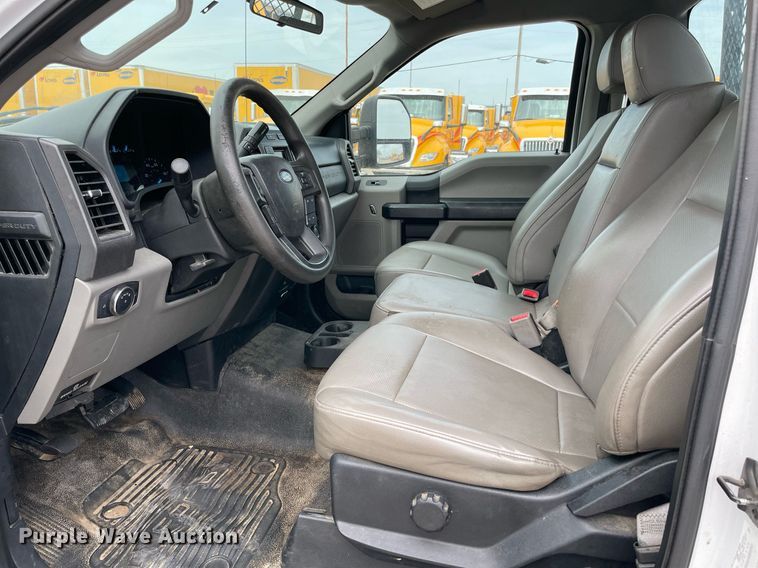 image for item MY9519 2017  Ford F350 Super Duty XL  utility bed pickup truck