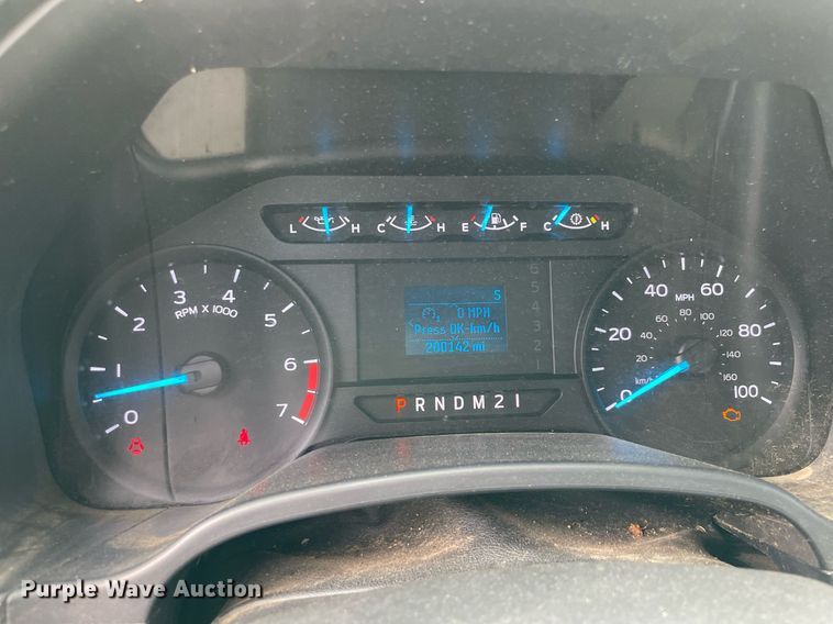 image for item MY9519 2017  Ford F350 Super Duty XL  utility bed pickup truck