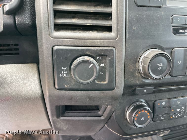 image for item MY9519 2017  Ford F350 Super Duty XL  utility bed pickup truck