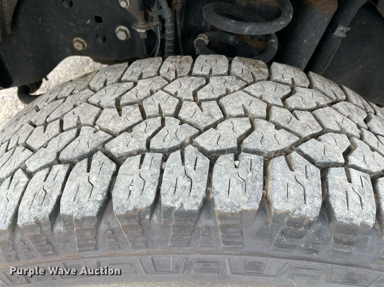 image for item MY9519 2017  Ford F350 Super Duty XL  utility bed pickup truck