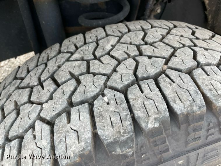 image for item MY9519 2017  Ford F350 Super Duty XL  utility bed pickup truck