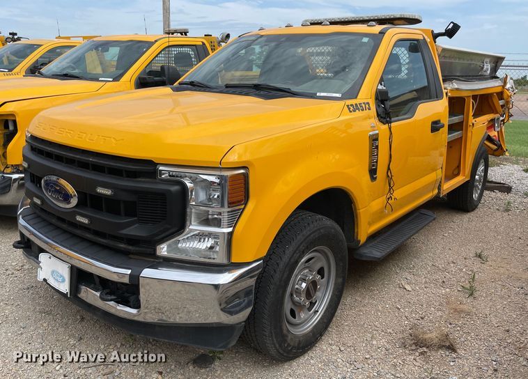 image for item MY9522 2020  Ford F350 Super Duty XL  utility bed pickup truck