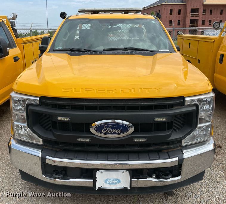 image for item MY9522 2020  Ford F350 Super Duty XL  utility bed pickup truck