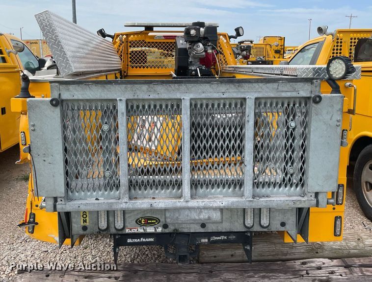 image for item MY9522 2020  Ford F350 Super Duty XL  utility bed pickup truck