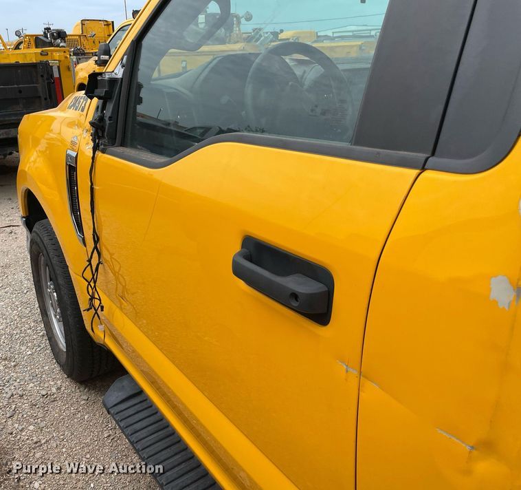 image for item MY9522 2020  Ford F350 Super Duty XL  utility bed pickup truck